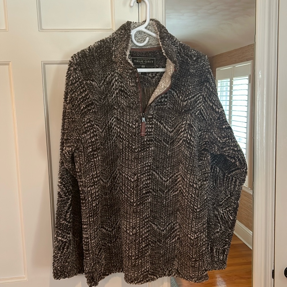 True Grit men’s size M quarter zip cozy jacket